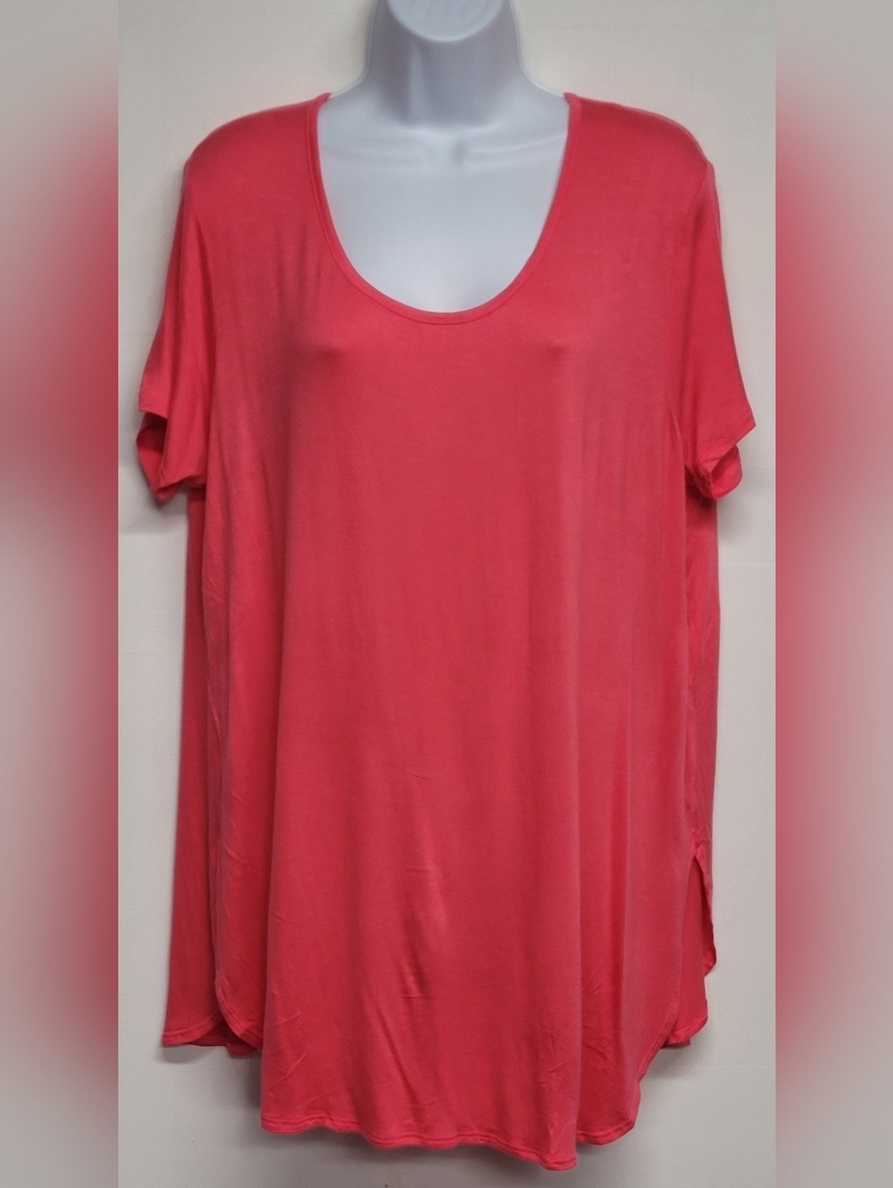 Caren Sport 1X Top Coral Scoop Neck Short Sleeve Slinky Stretch Knit Flowy